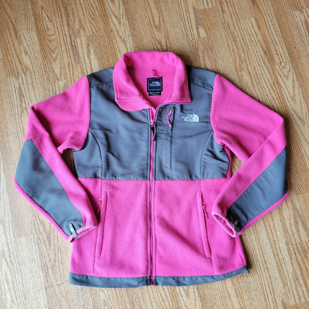 Womans North Face fleece zipup.